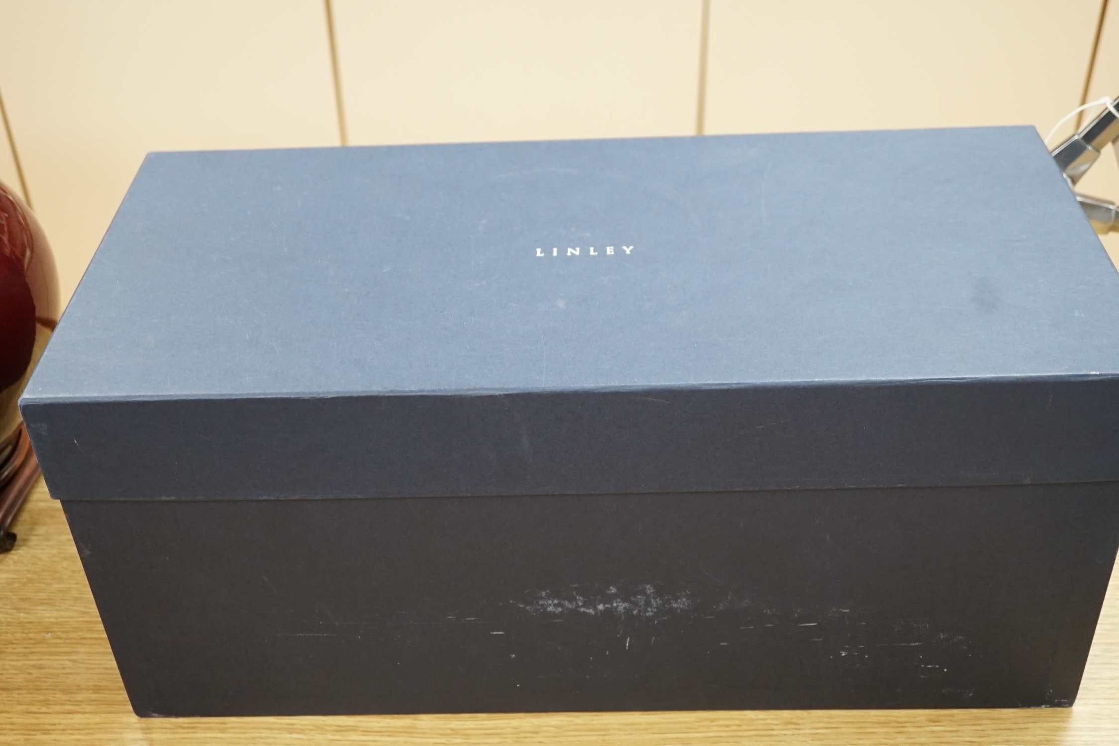 A David Linley turned wood stilton stand/fruit bowl with original box, 43cm wide